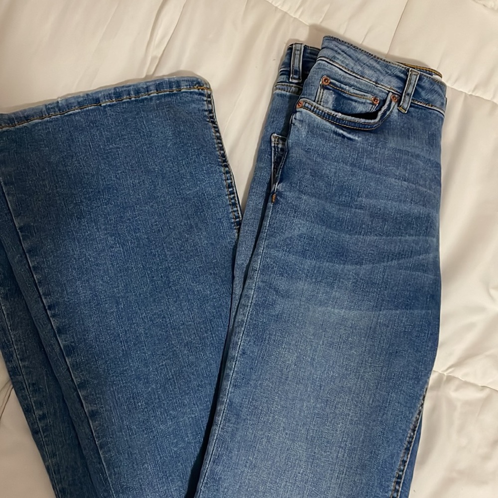Zara Flare Bottom Jeans - Picture 2 of 7